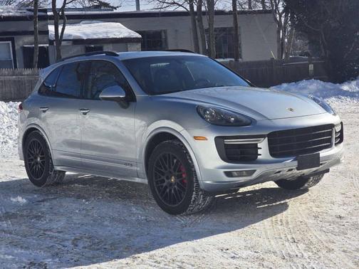 2017 Porsche Cayenne GTS