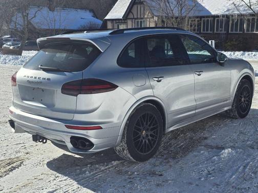 2017 Porsche Cayenne GTS