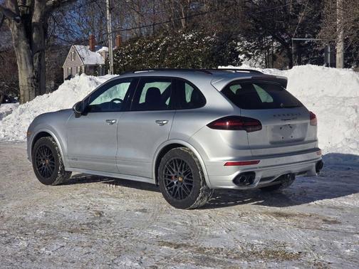 2017 Porsche Cayenne GTS
