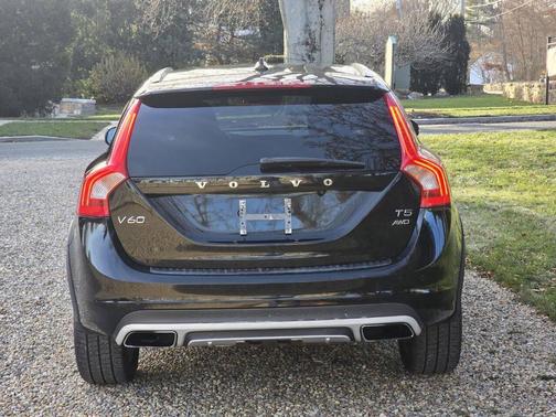 2016 Volvo V60 Cross Country T5