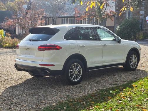 2016 Porsche Cayenne Cayenne