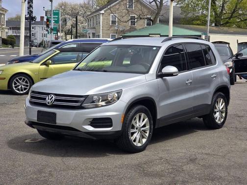 Reflex Silver Metallic 2018 Volkswagen Tiguan Limited 2.0T 4MOTION