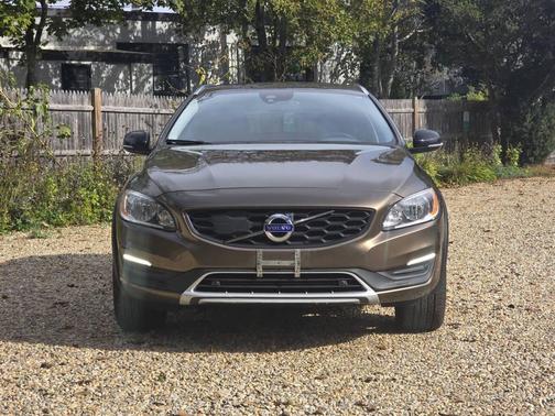 2017 Volvo V60 Cross Country T5