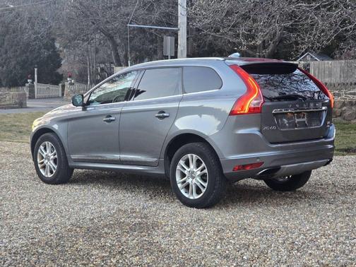 2016 Volvo XC60 T5 Platinum