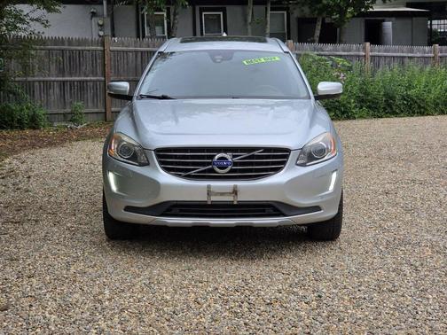 Silver 2017 Volvo XC60 T5 Inscription