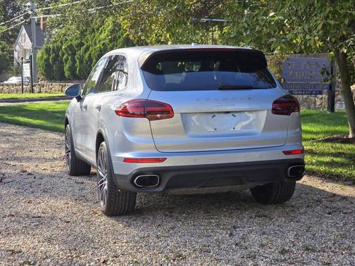 2016 Porsche Cayenne S