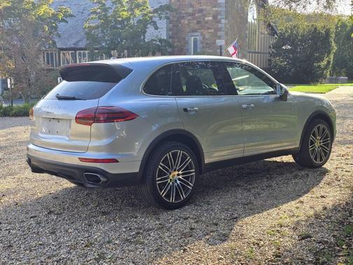 2016 Porsche Cayenne S