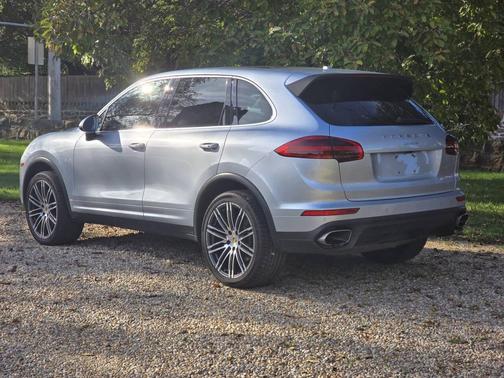 2016 Porsche Cayenne S