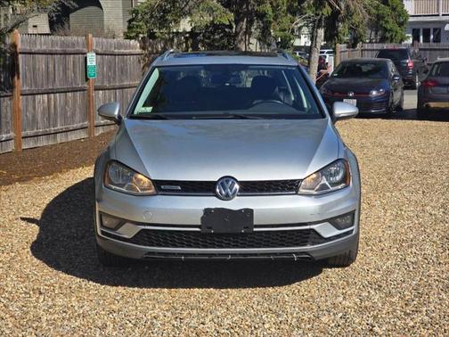 2017 Volkswagen Golf Alltrack TSI S