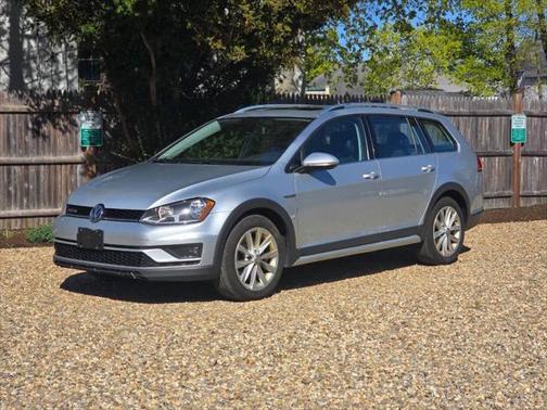 2017 Volkswagen Golf Alltrack TSI S