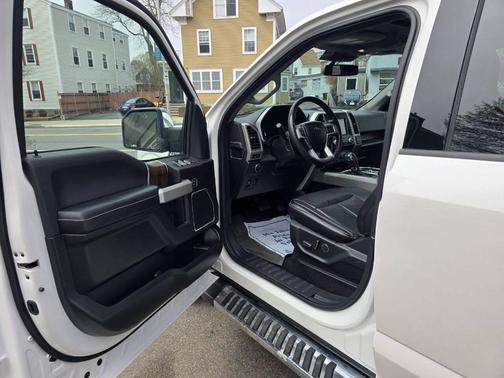 White 2018 Ford F-150 Lariat