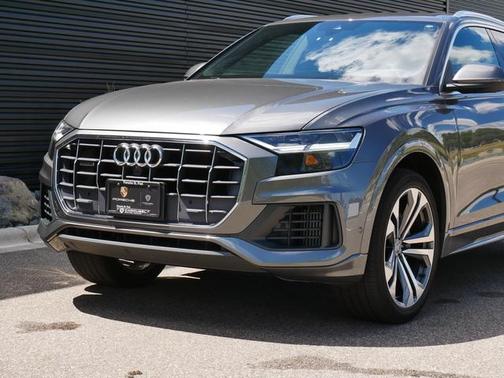 Photo 2 of 35 of 2019 Audi Q8 3.0T Premium