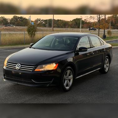 Black 2013 Volkswagen Passat 2.5 SE
