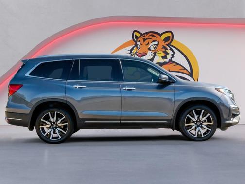 Modern Steel Metallic 2022 Honda Pilot AWD Elite