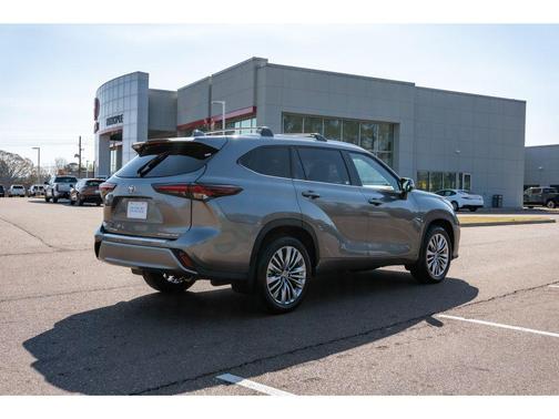 2026 Toyota Highlander Platinum