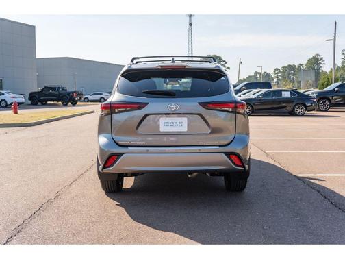 2026 Toyota Highlander Platinum