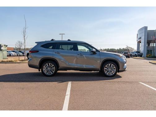 2026 Toyota Highlander Platinum
