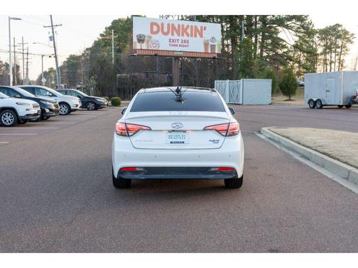 2016 Hyundai SONATA Hybrid Limited