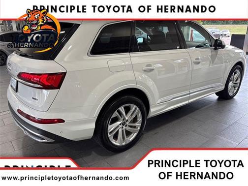 2023 Audi Q7 55 Premium Plus