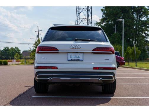 2023 Audi Q7 55 Premium Plus