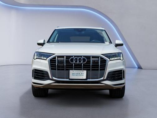 2023 Audi Q7 55 Premium Plus