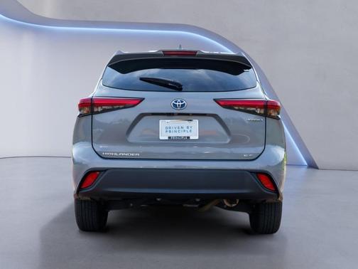 2023 Toyota Highlander Hybrid XLE