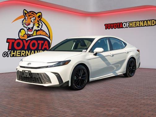 Ice Cap 2025 Toyota Camry SE
