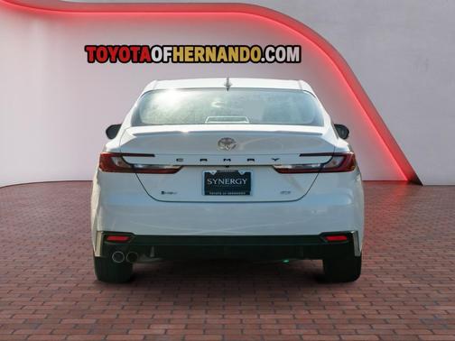 Ice Cap 2025 Toyota Camry SE