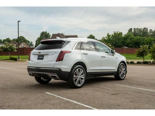 Crystal White Tricoat 2024 Cadillac XT5 Premium Luxury