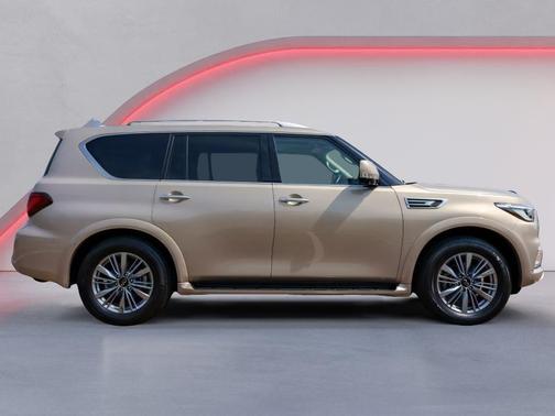2023 INFINITI QX80 Luxe