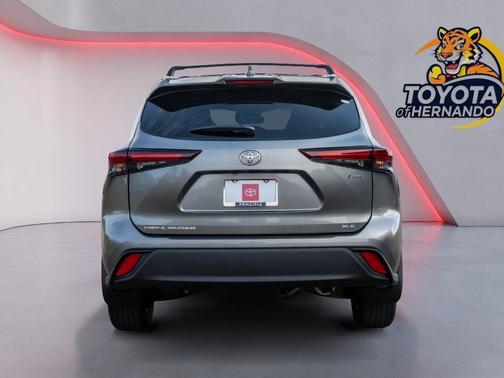 Heavy Metal 2026 Toyota Highlander Hybrid XLE