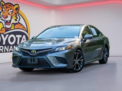 Predawn Gray Mica 2019 Toyota Camry SE