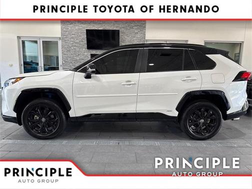 2022 Toyota RAV4 Hybrid SE