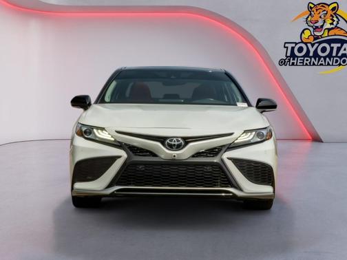 Wind Chill Pearl/Midnight Black Metallic 2023 Toyota Camry XSE