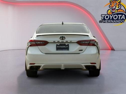 Wind Chill Pearl/Midnight Black Metallic 2023 Toyota Camry XSE