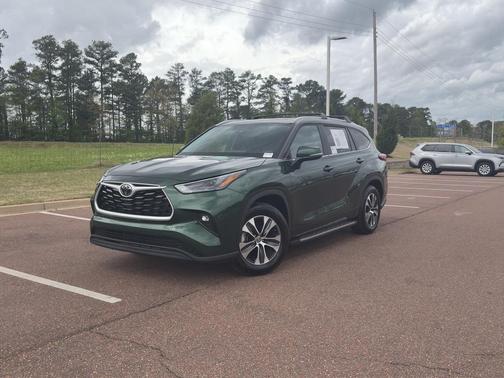 2025 Toyota Highlander XLE