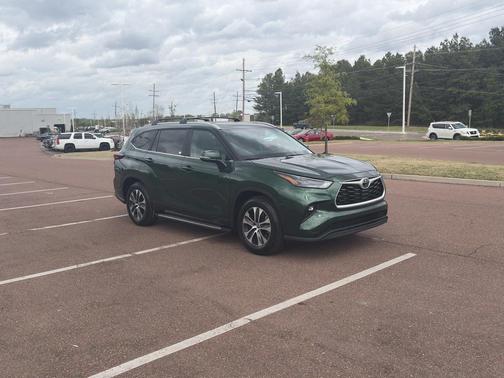 2025 Toyota Highlander XLE