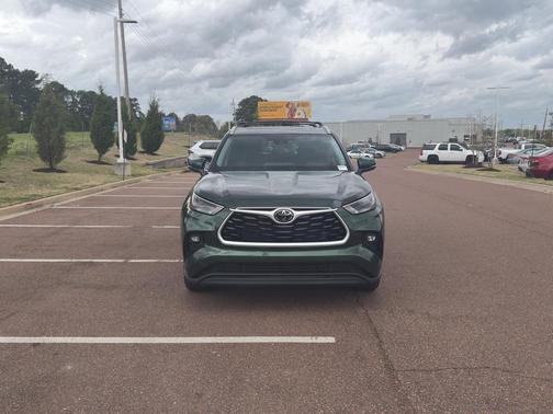 2025 Toyota Highlander XLE