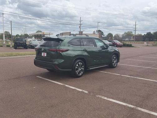 2025 Toyota Highlander XLE