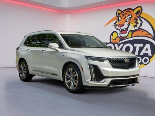 Crystal White Tricoat 2020 Cadillac XT6 Premium Luxury FWD