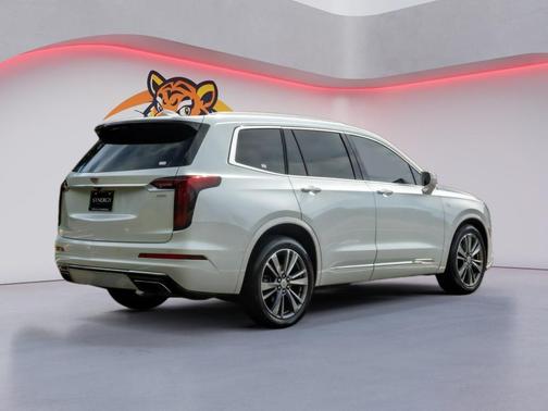 Crystal White Tricoat 2020 Cadillac XT6 Premium Luxury FWD