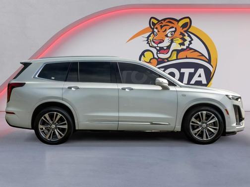Crystal White Tricoat 2020 Cadillac XT6 Premium Luxury FWD