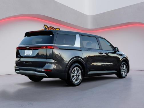 2022 Kia Carnival LX