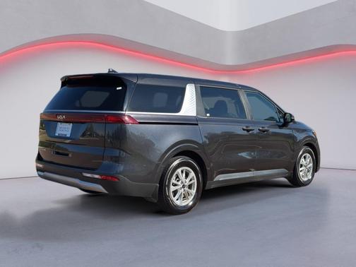 2022 Kia Carnival LX