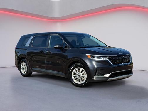 2022 Kia Carnival LX
