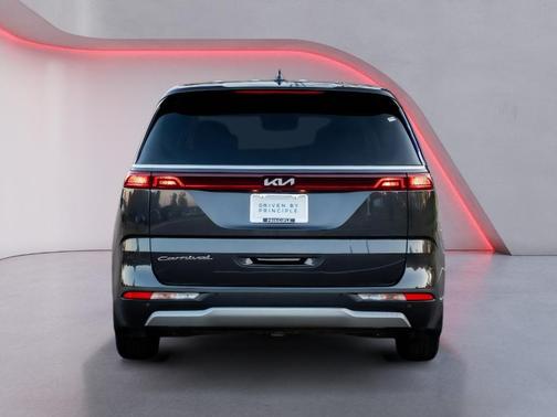 2022 Kia Carnival LX