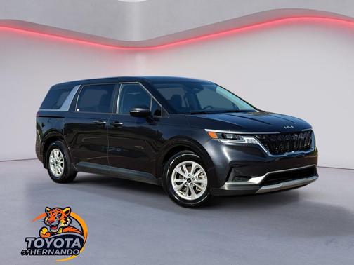 2022 Kia Carnival LX