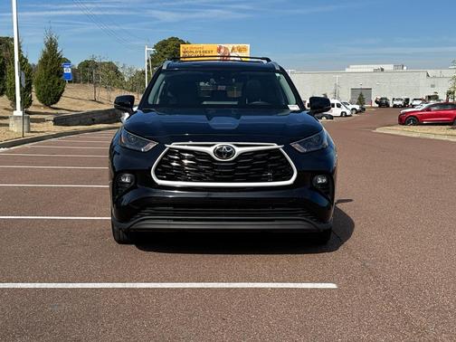 2025 Toyota Highlander XLE