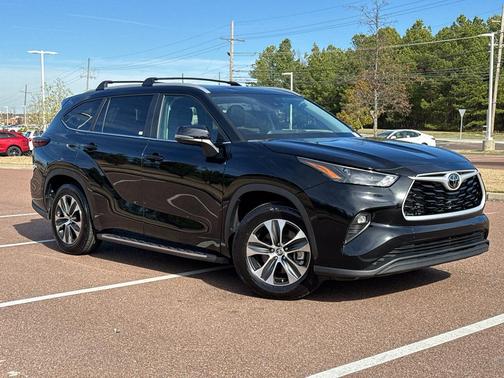 2025 Toyota Highlander XLE