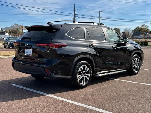 2025 Toyota Highlander XLE